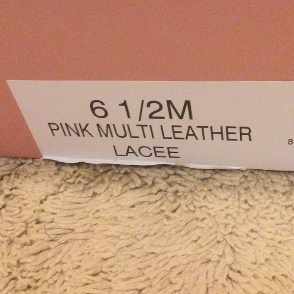 ❤️PRETTY❤️LACEE SNEAKERS - Picture 8 of 10